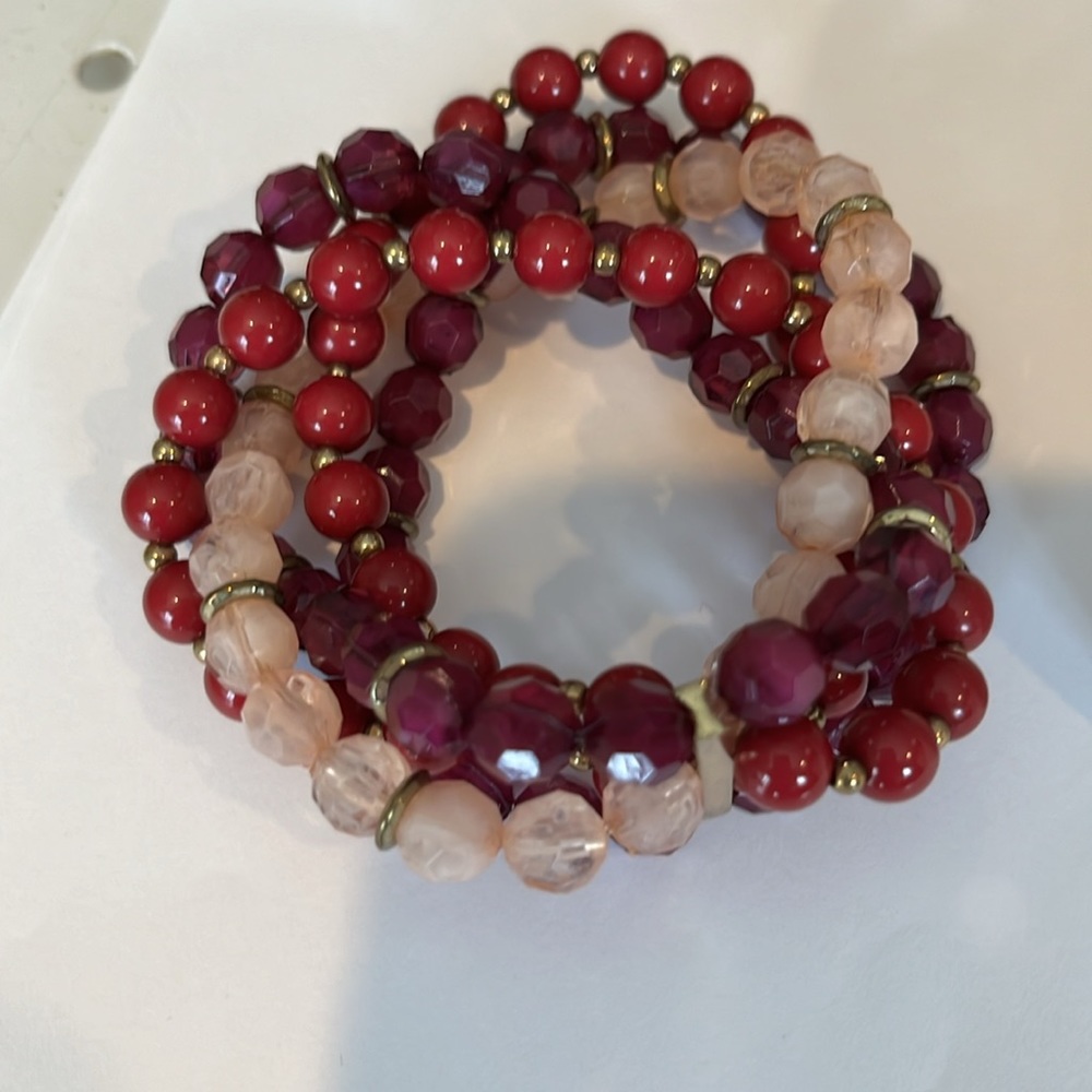 Beaded bracelet, pink red stretch, valentine